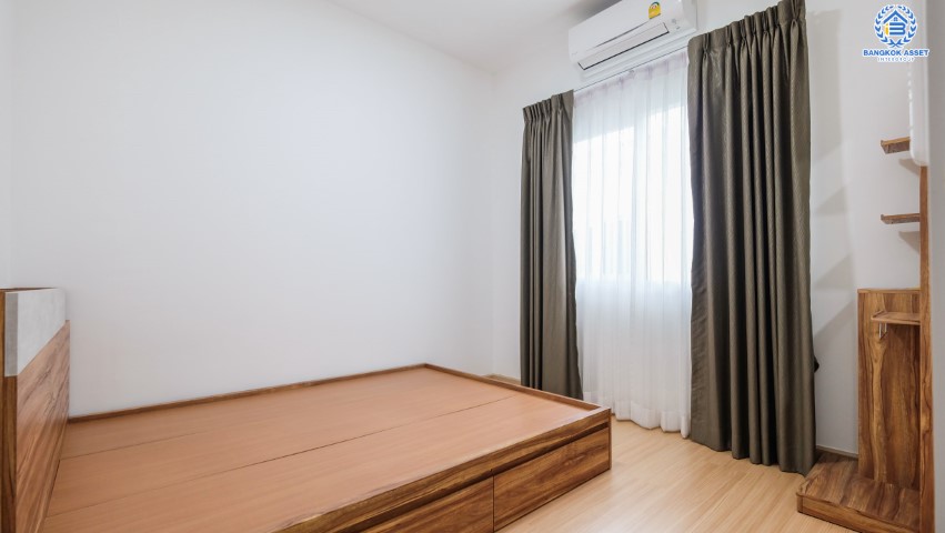 ทาวน์เฮ้าส์มือสองย่านนนทบุรี โครงการ คาซ่าซิตี้ ราชพฤกษ์-พระราม5 บ้านสวยพร้อมอยู่  เนื้อที่ 18.50 ตร.ว. ฟังก์ชัน 3 ห้องนอน 2 ห้องน้ำ *แถมเฟอร์นิเจอร์ให้ทั้งหลัง* พร้อมบิวท์อินห้องครัว บนทำเลที่เชื่อมต่อถนน รัตนาธิเบศร์, ราชพฤกษ์, นครอินทร์ เข้าเมืองสะดวก ใกล้รถไฟฟ้า สถานี "บางพลู"…